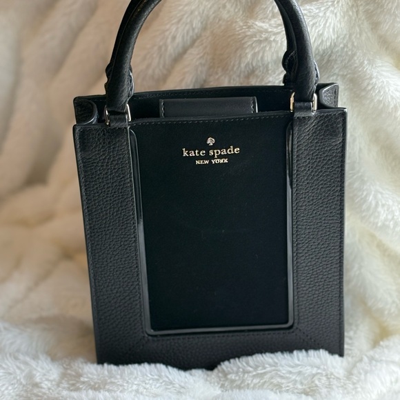 kate spade Handbags - Kate Spade Elegant Black Tote